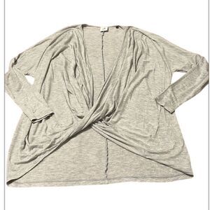 Cabi size small light grey super soft knit twist front long sleeve top EUC